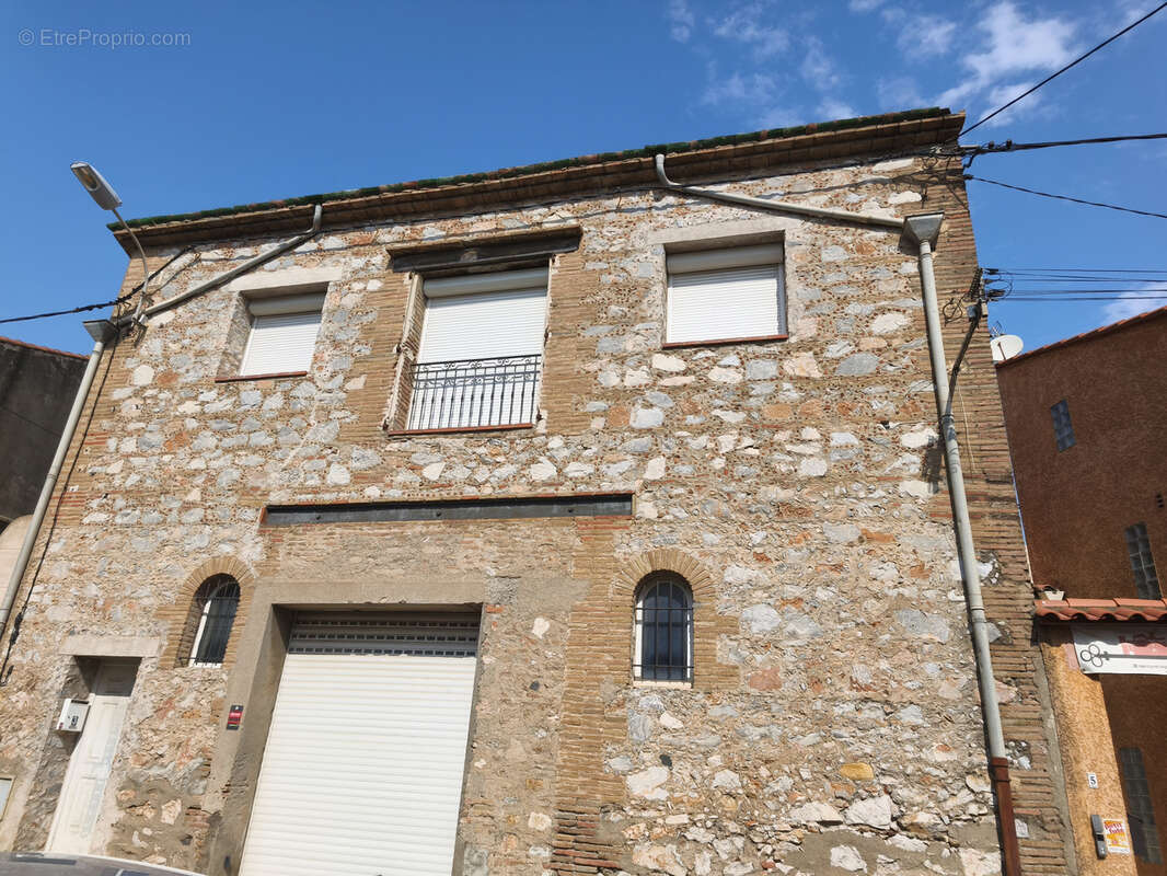 Maison à SAINT-LAURENT-DE-LA-SALANQUE