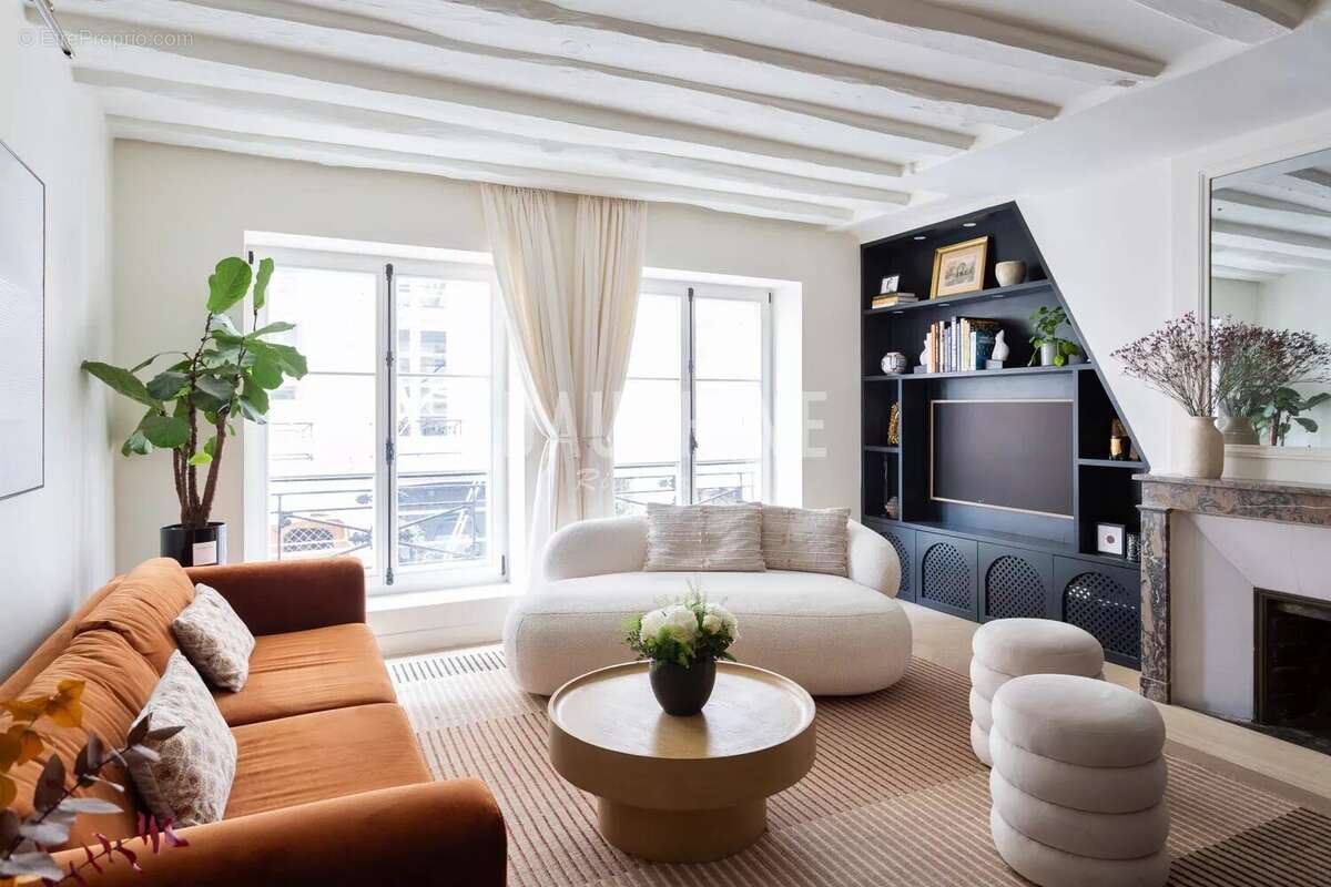 Appartement à PARIS-7E