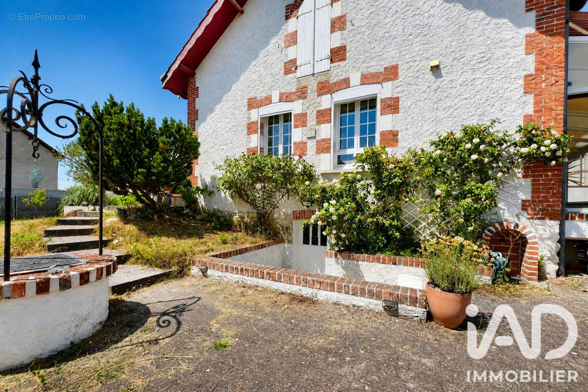Maison 115 m² à La Ferte-Saint-Aubin  - photo 3