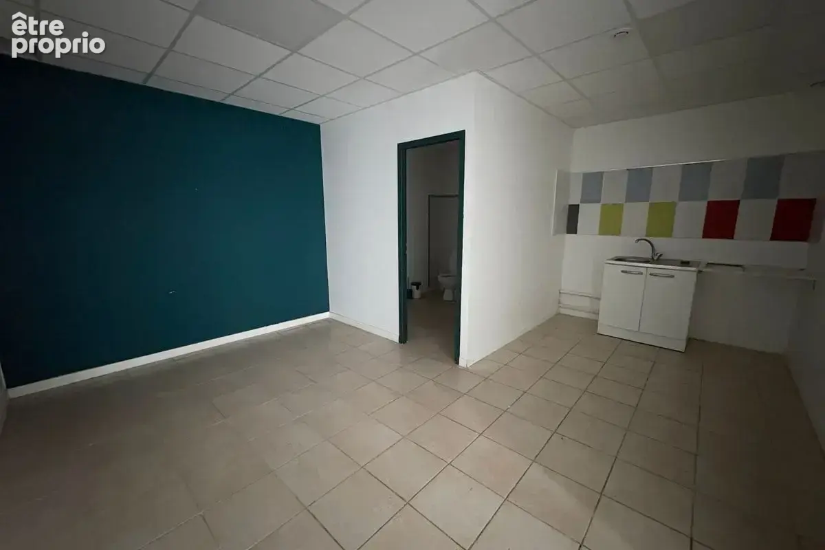 A LOUER - local d'activité de 110 m² à Joué Les Tours - photo 6