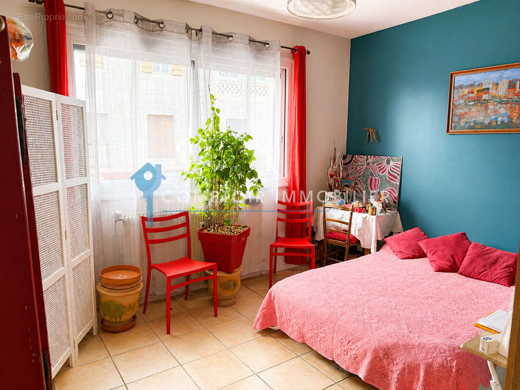 Appartement T3 de 77,53 m2 avec terrasse de 51 m2   Aubenas - photo 8