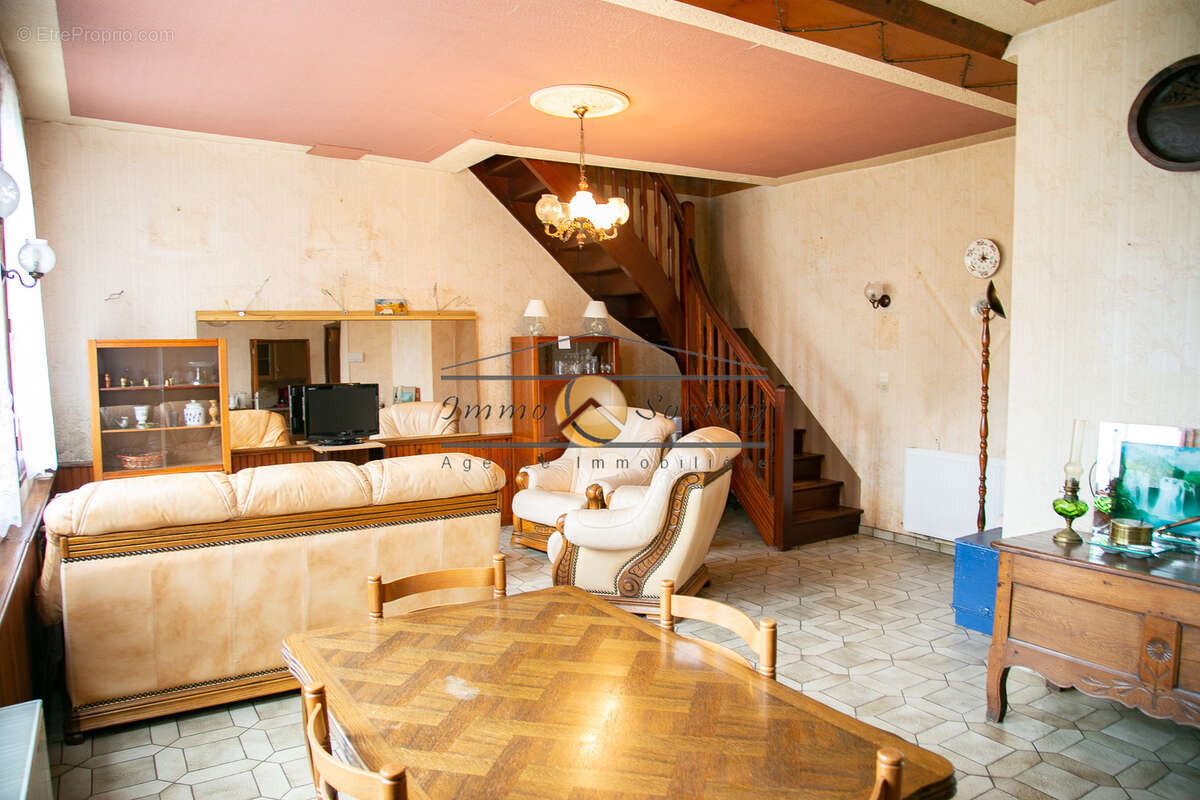 Maison à LA HAYE-MALHERBE