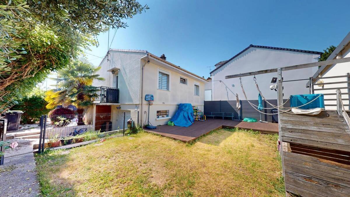 Maison à PONTAULT-COMBAULT