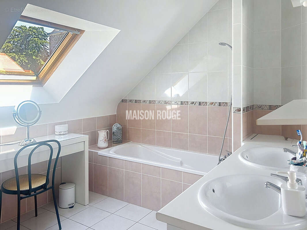 Maison Centre Ville  DOL de BRETAGNE - photo 8