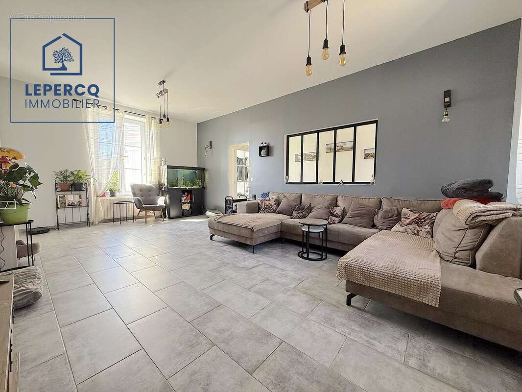Maison 6 pièces 152 m² - photo 2