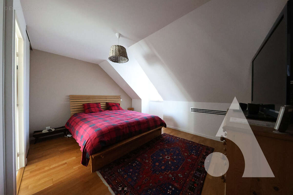 Maison à SAINT-PIERRE-DU-PERRAY