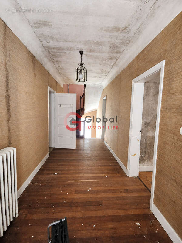 Maison de Maître de caractère à rénover avec grande dépendance et atelier - photo 7