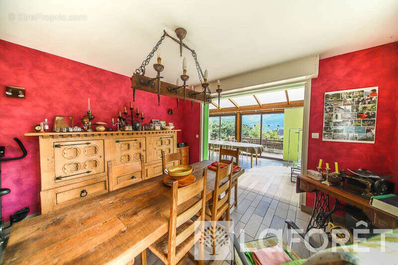**MAISON TYPE 9 sur TERRAIN de 2600m² - EMBRUN - 9 pièces - photo 10