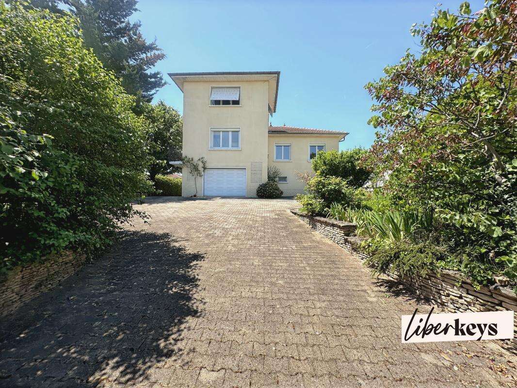 Maison familiale de 8 pièces – 186 m² – Terrain de 1 274 m² – Charly - photo 2