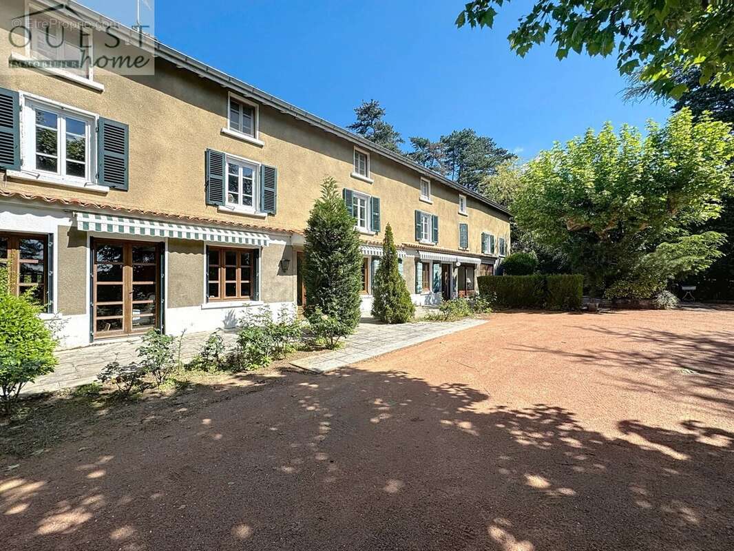 Maison à CHARBONNIERES-LES-BAINS