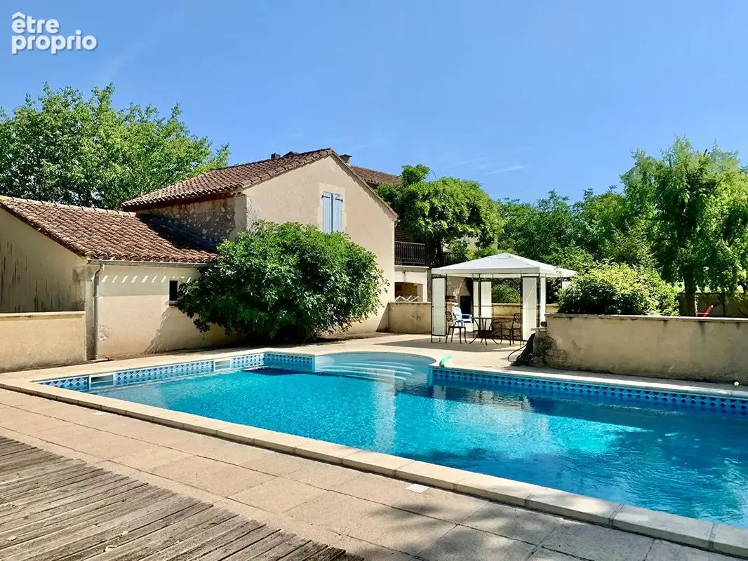 LOT - proche de PRAYSSAC -  Maison en pierre du Quercy rénovée ,3 chambres + appartement indépendant, grange ,piscine à 5 minute - photo 2
