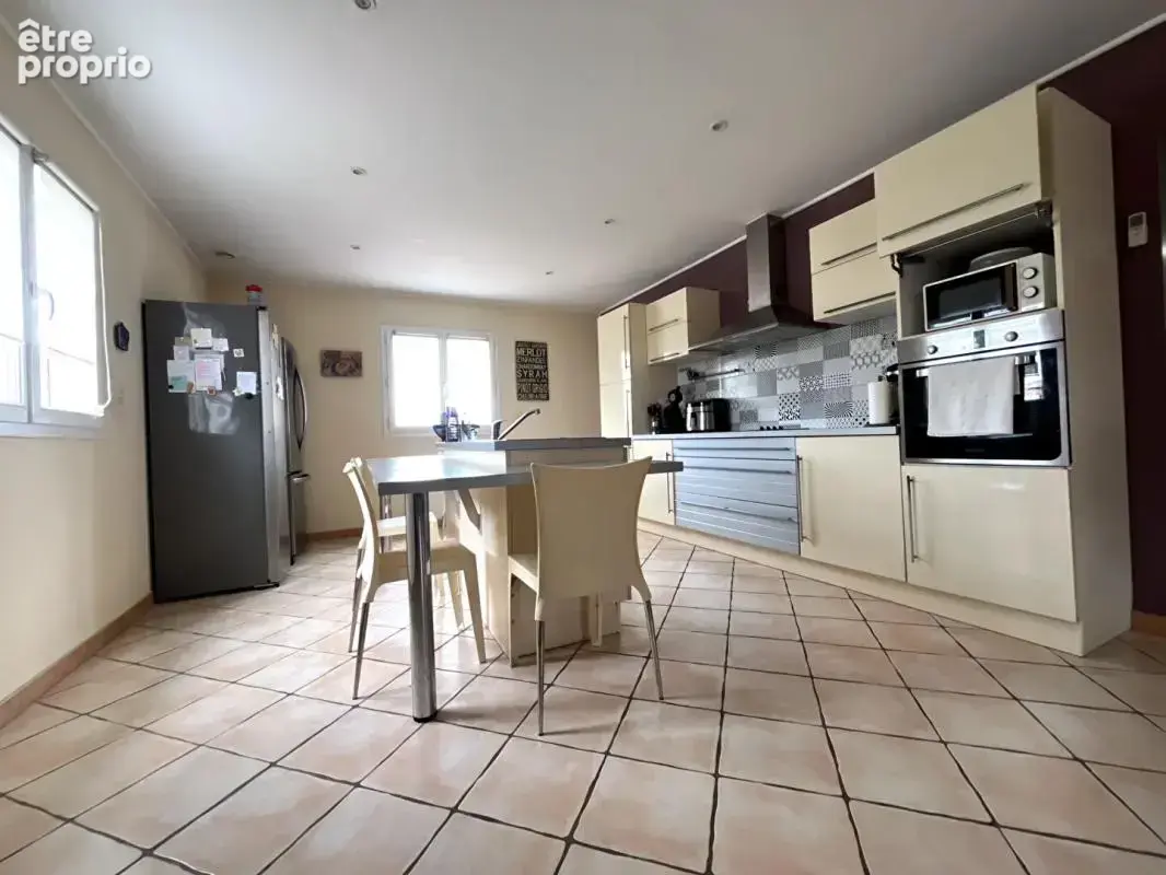 Magnifique villa de 130 m² sur un terrain 4 faces de 740 m² au fond d'une impasse calme - photo 7