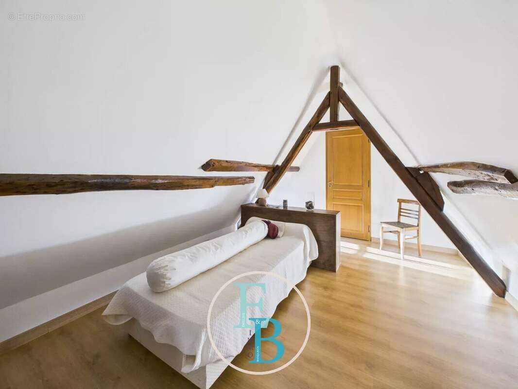 Maison à LE BEC-HELLOUIN