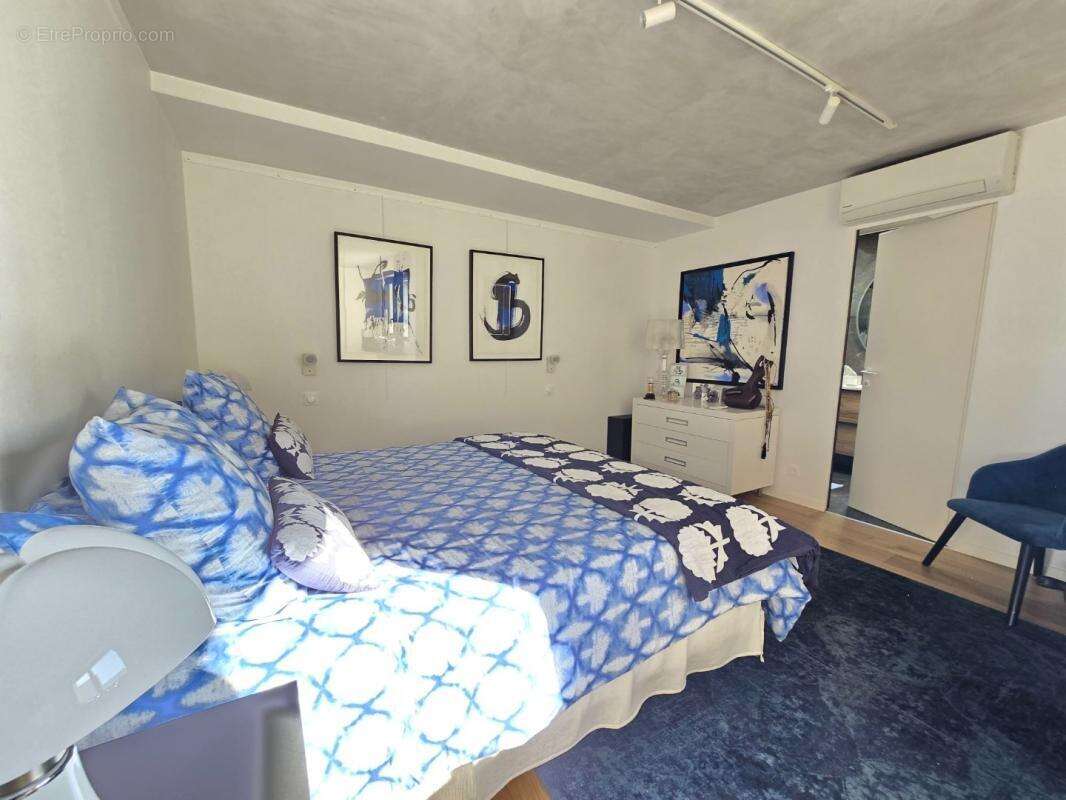 Appartement à VILLE-D'AVRAY