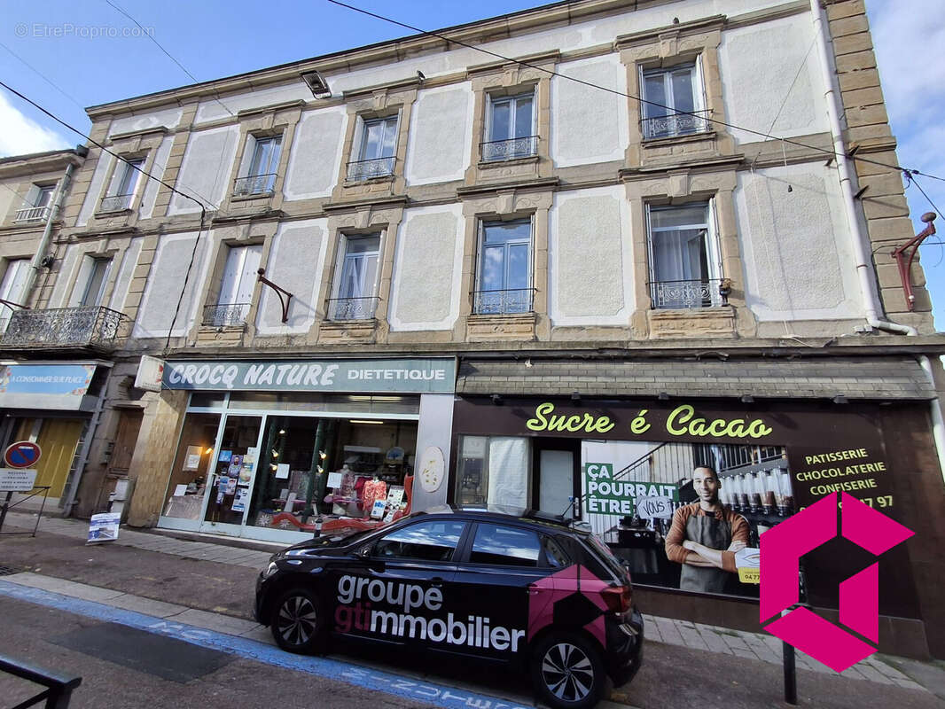 Appartement à LE CHAMBON-FEUGEROLLES