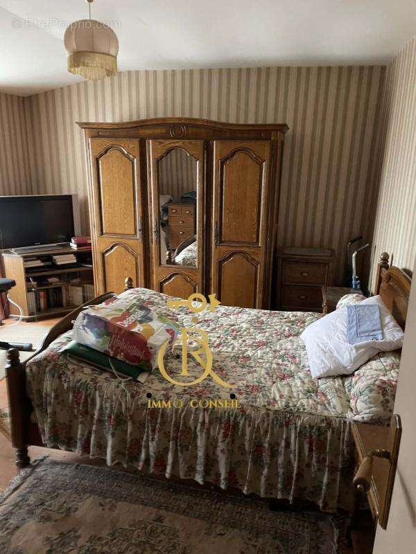 Maison à DURDAT-LAREQUILLE