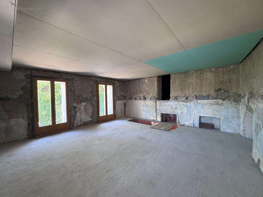 ORPI Crémieu vous propose à la vente cette ancienne dépendance à fort potentiel ! - photo 7