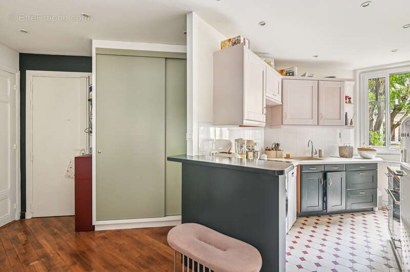 Appartement à PARIS-17E