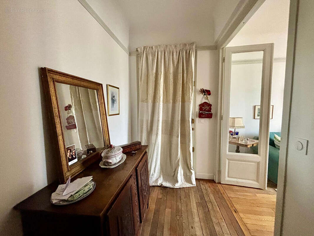Appartement à PARIS-17E