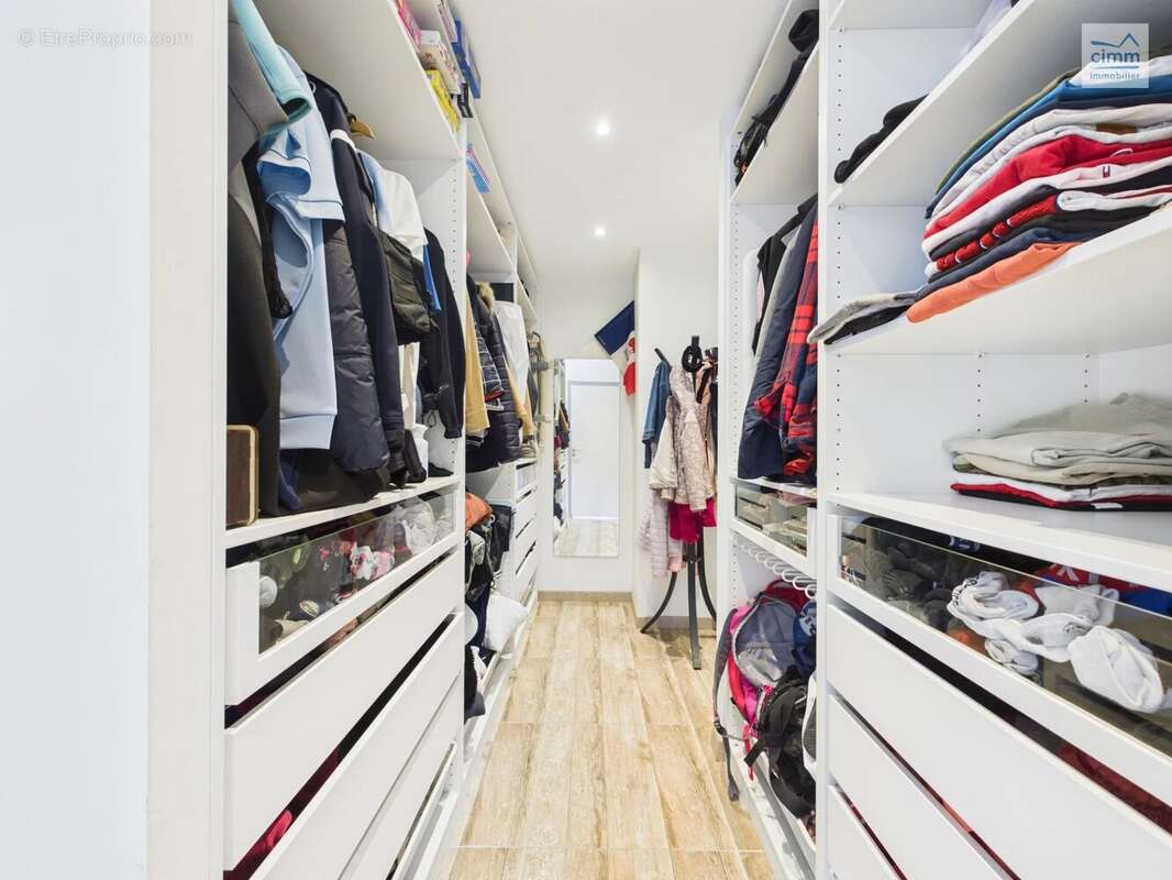 Maison 7 pièces de 248m² sur un terrain de 2067 m² - photo 8