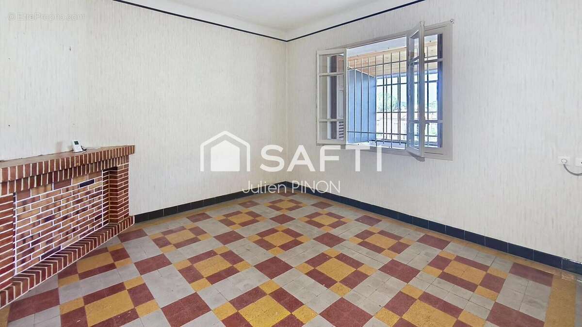 Photo 4