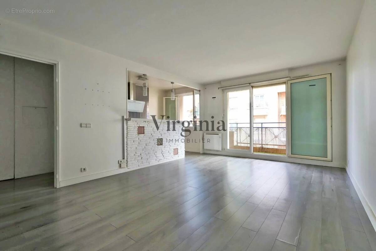 Appartement à CHARENTON-LE-PONT
