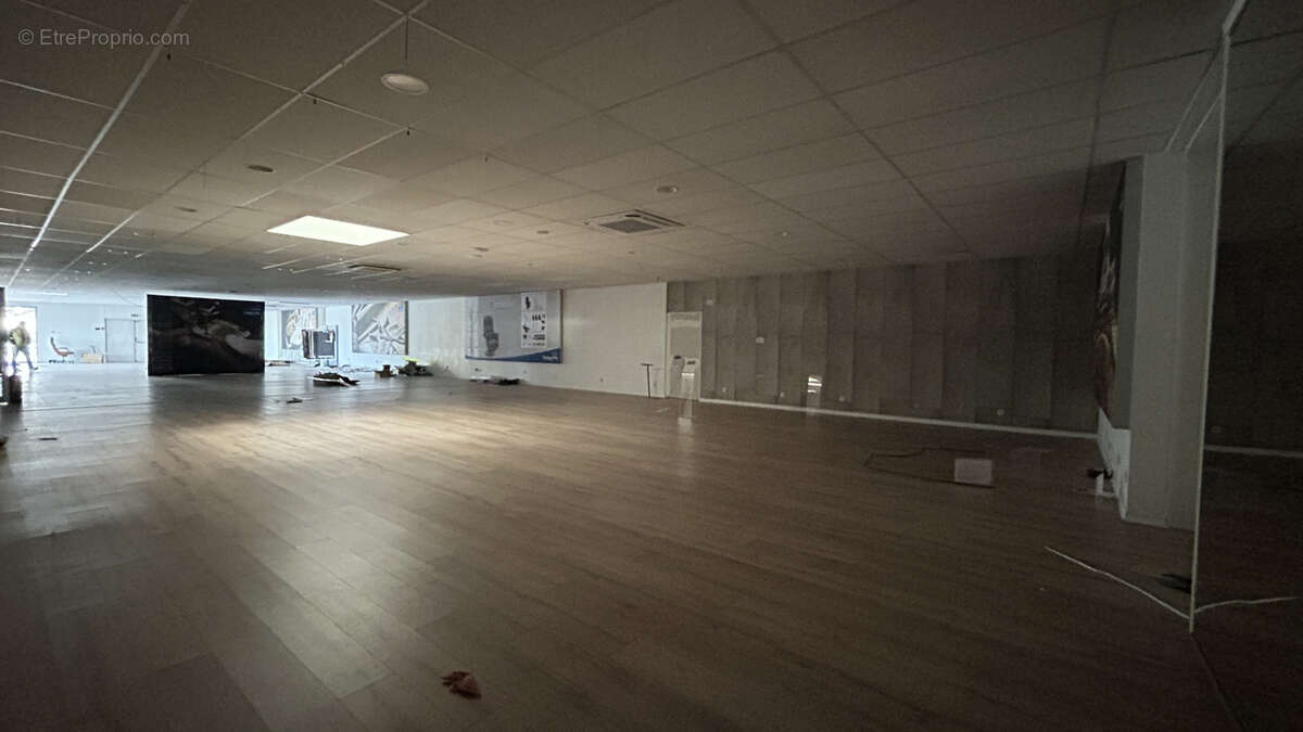 Commerce à BOURG-DE-PEAGE