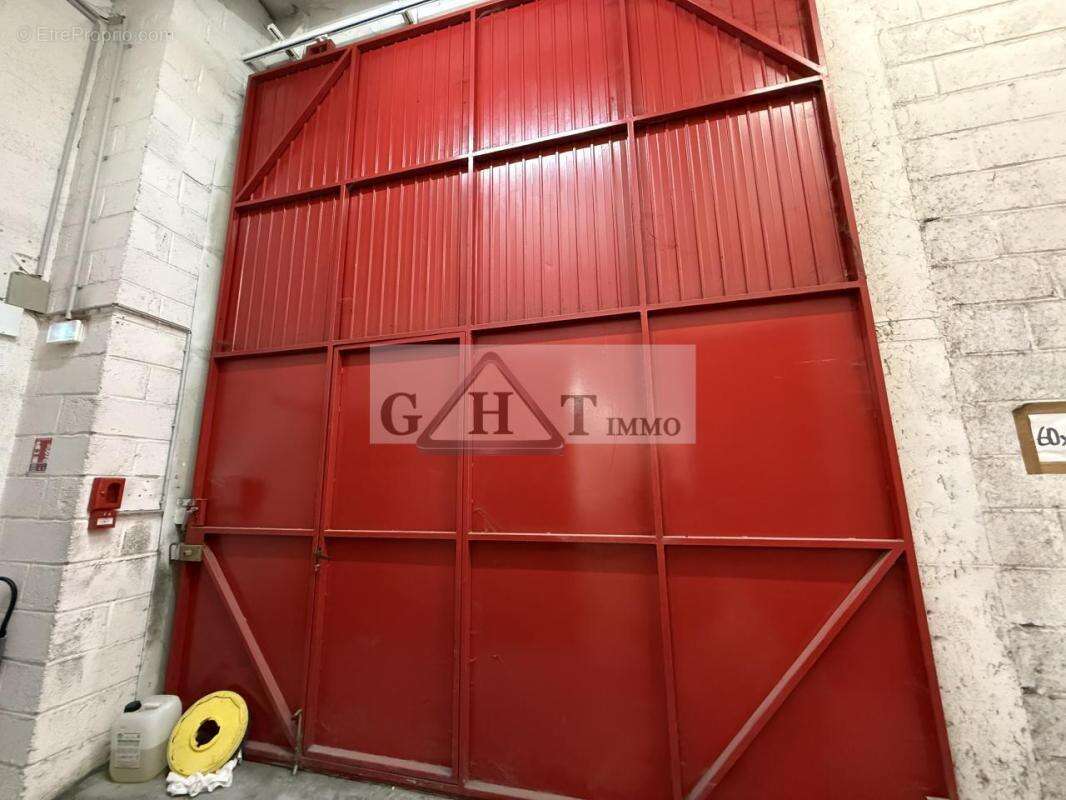 Local d'activités de 744m2 a vendre bagnolet - photo 3