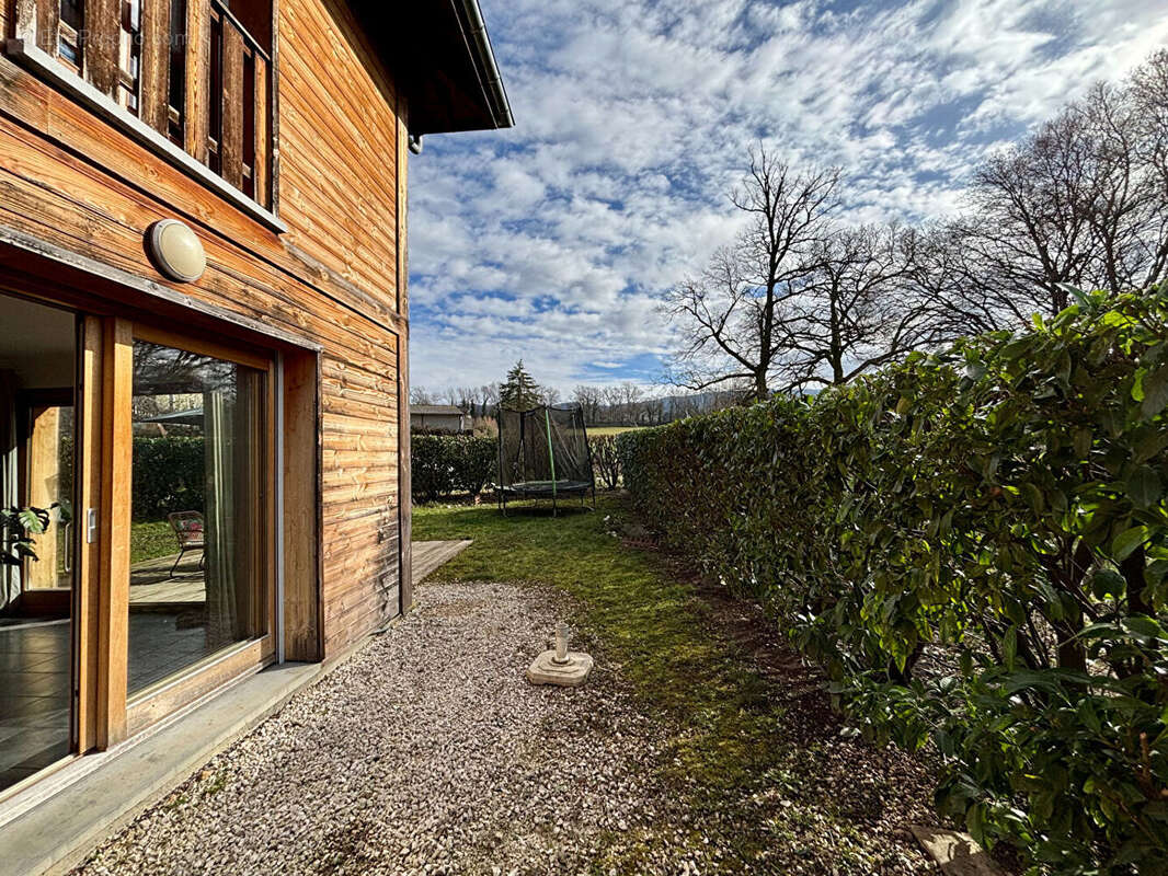 Maison mitoyenne avec jardin et garage - photo 8