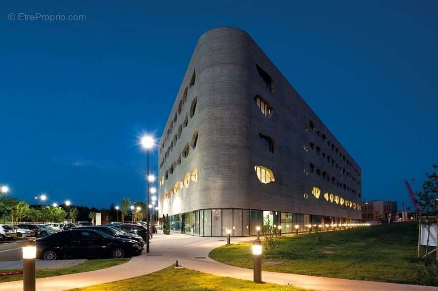 INVESTISSEMENT LOCATIF  MONTPELLIER  Résidence de tourisme Appart'City Confort Montpellier Millénaire  5,5 % de rentabilité - photo 12