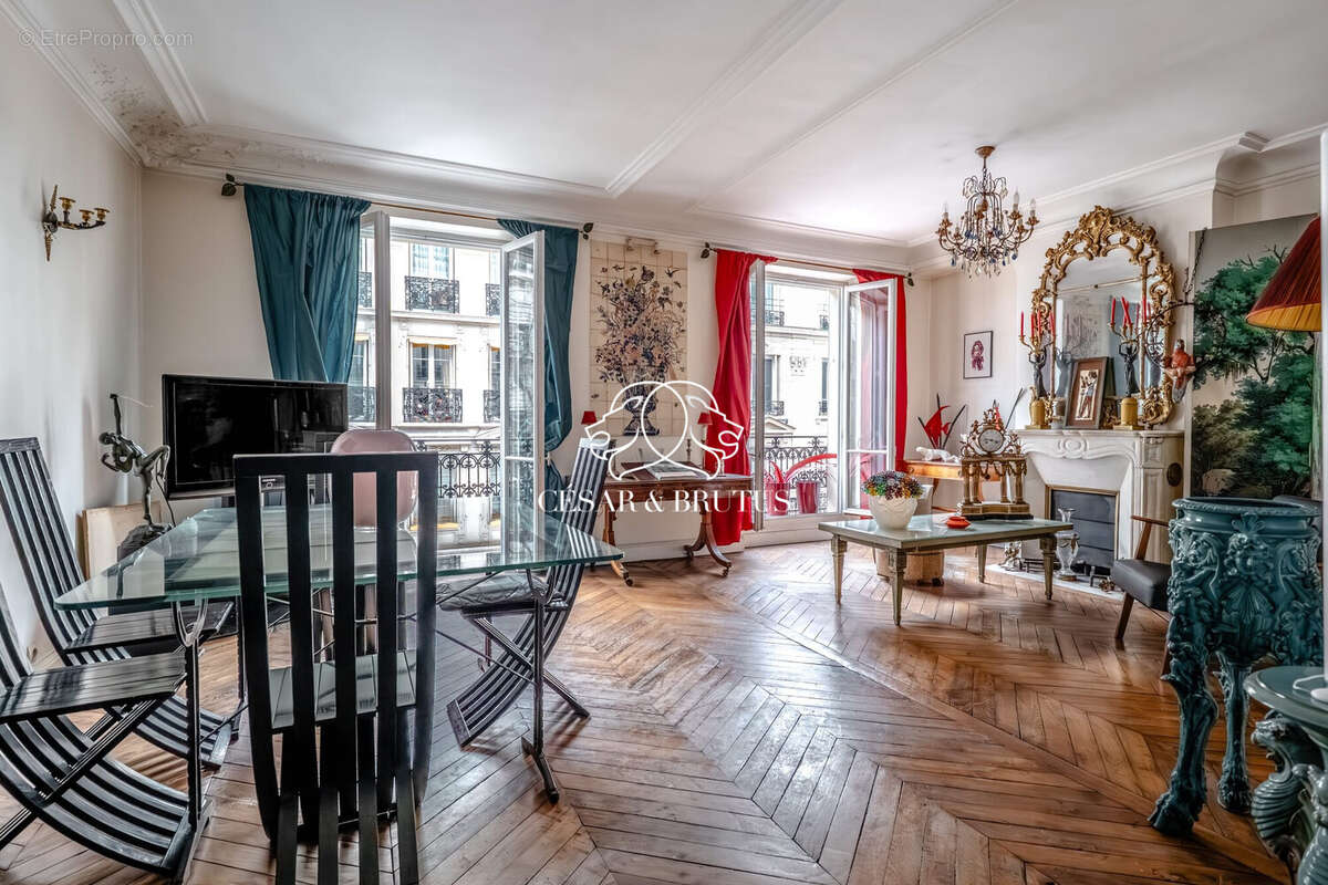 Appartement à PARIS-9E