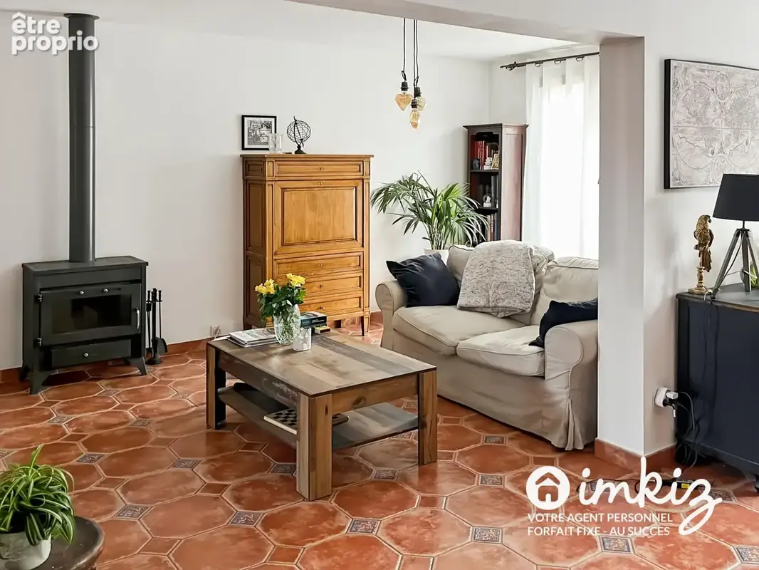 Maison de 228 m2 + dépendances  de 28  m2 - photo 6