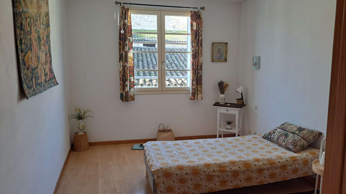 Maison à PUYLAROQUE