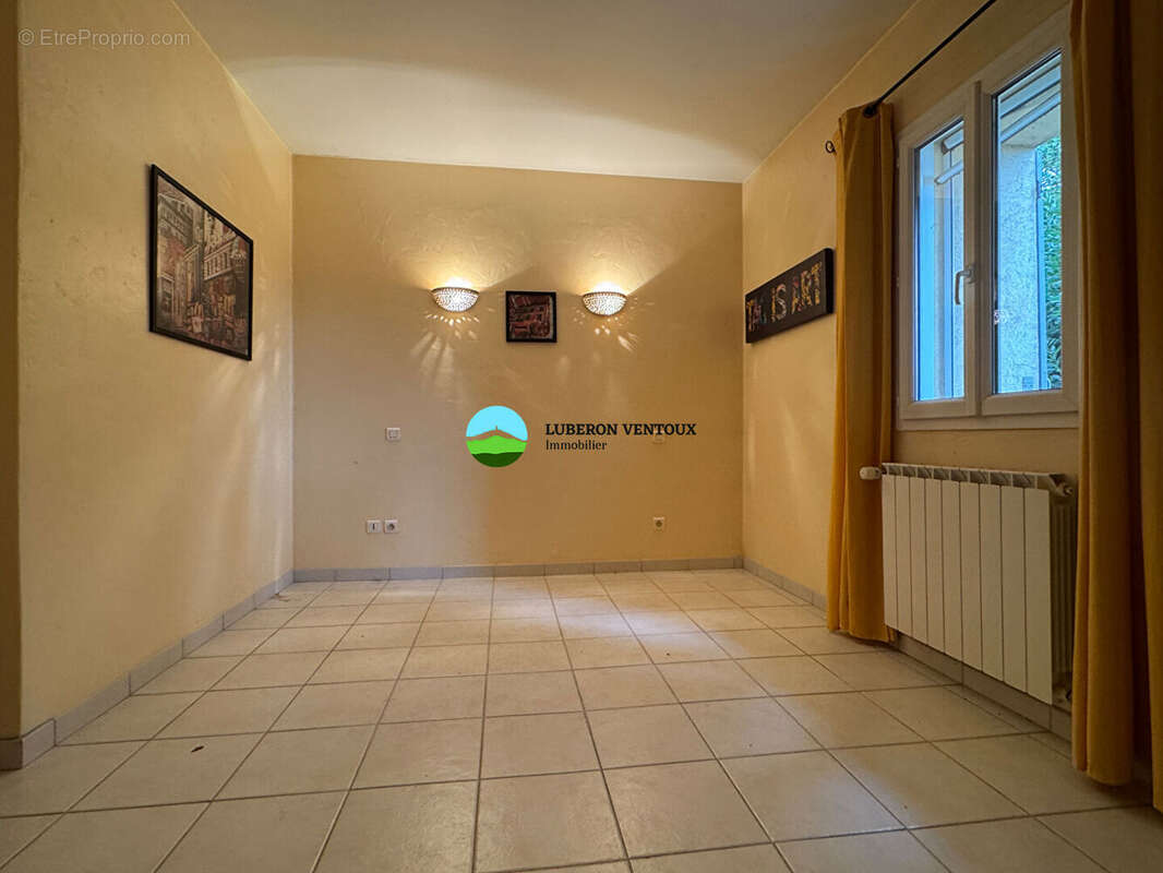 Maison à PERNES-LES-FONTAINES