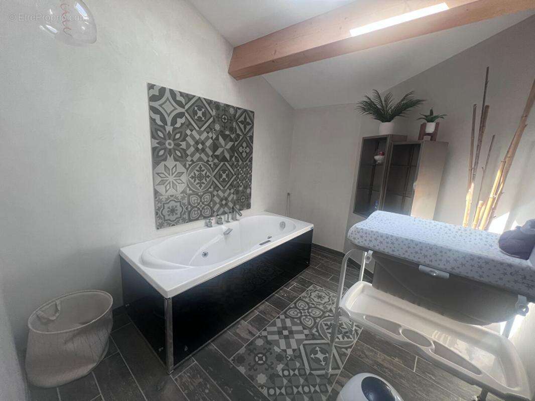 Maison de charme très lumineuse avec piscine - photo 11