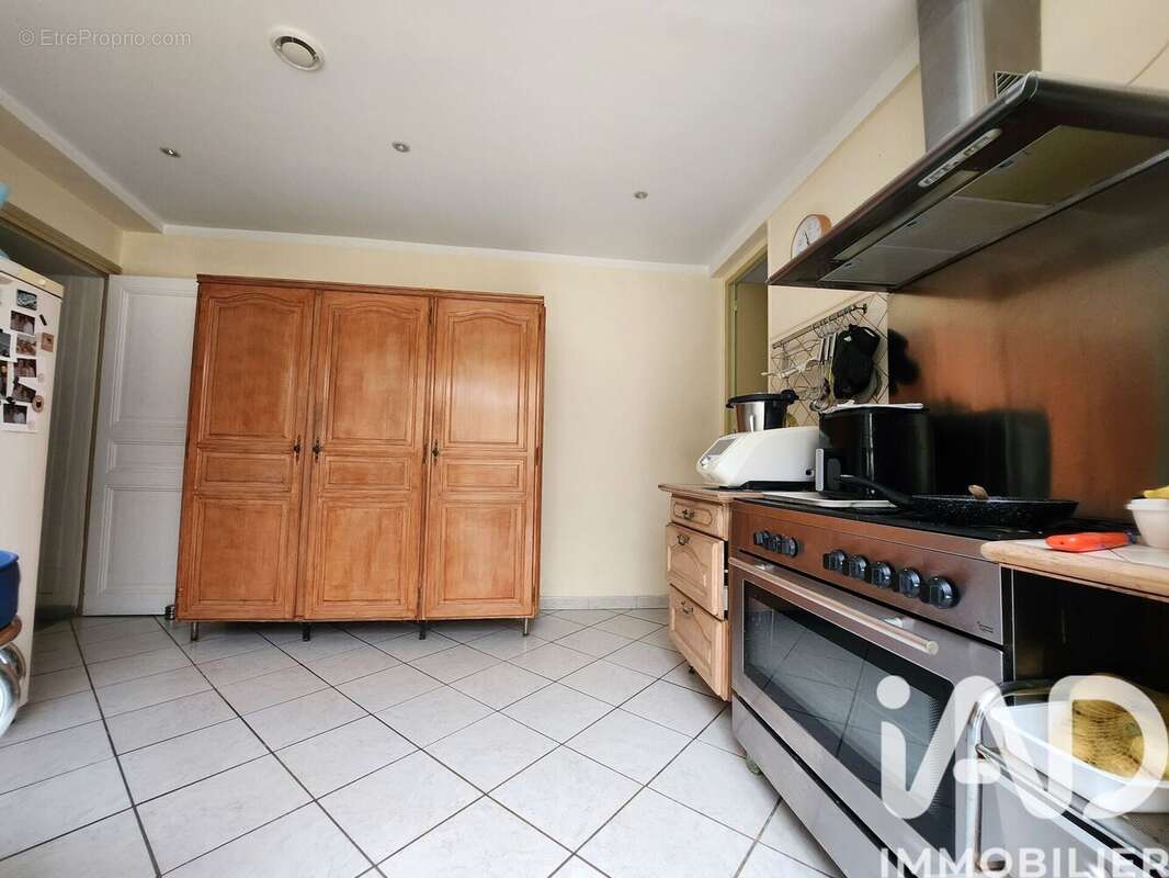 Maison 100 m² à Saint-Arnoult-En-Yvelines  - photo 5