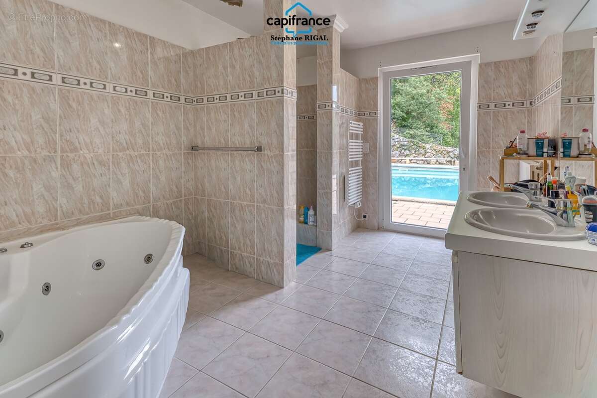 Propriete à vendre 5 pièces PUJOLS (47) Maison de 135m2 sur 6144m2 de terrain et piscine - photo 19