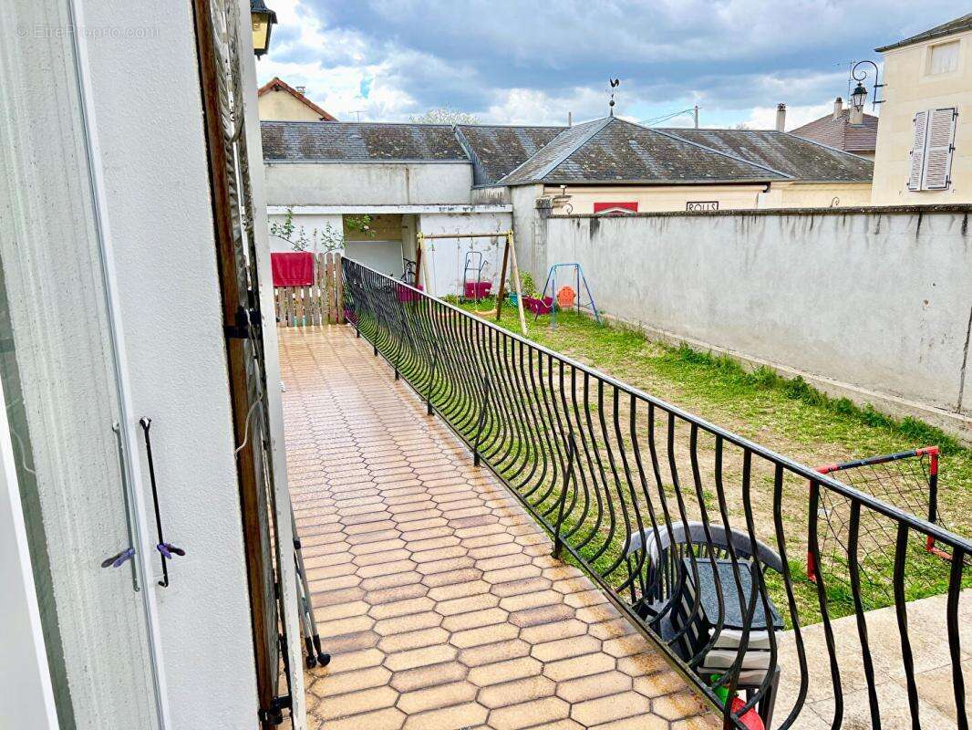 Appartement à FOURCHAMBAULT