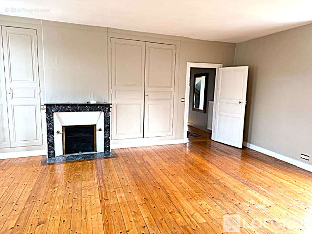 Maison à FONTAINEBLEAU