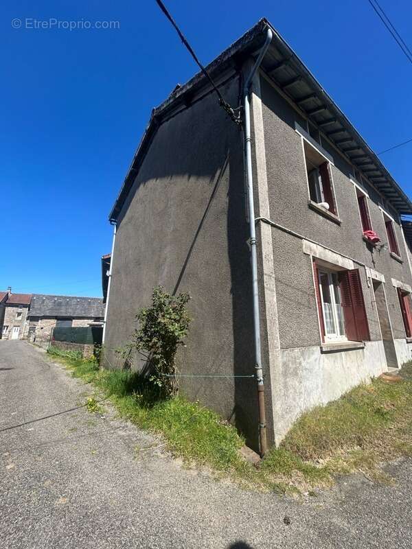 Maison à BERSAC-SUR-RIVALIER