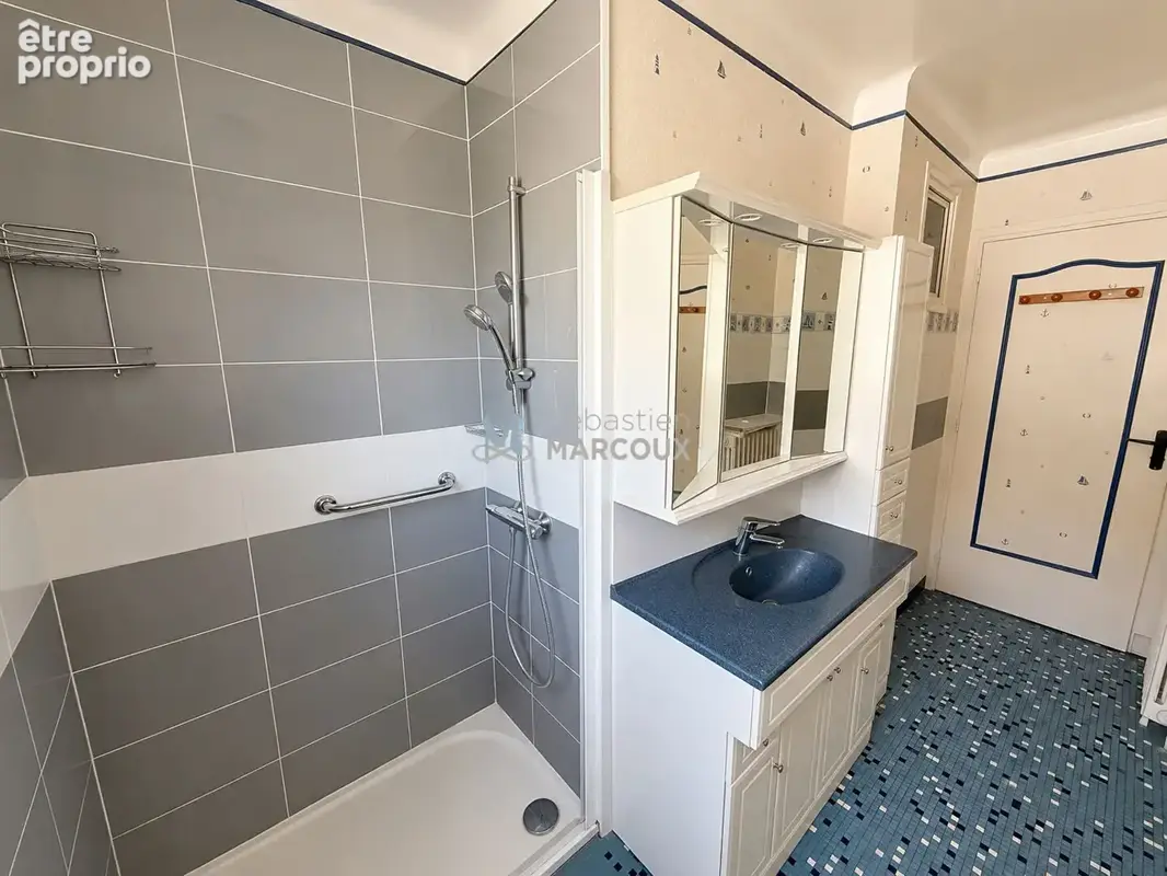 Montbrison (Moingt) Villa  F5  (96.55 m2 hab) + sous sol + combles aménagés, avec beau potentiel - photo 5