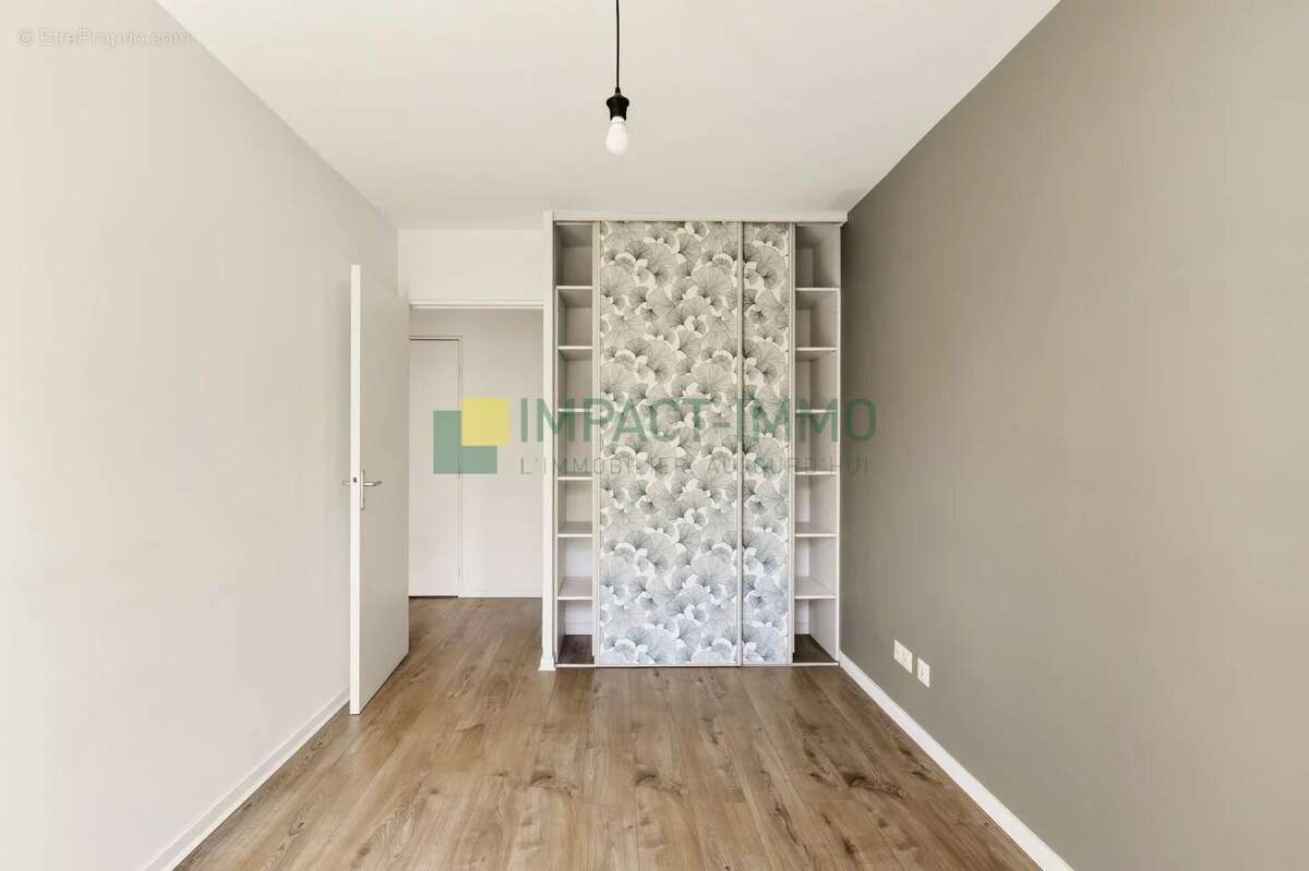 A vendre 3 pieces balcons cave (parking en sus.) en parfait etat - photo 12