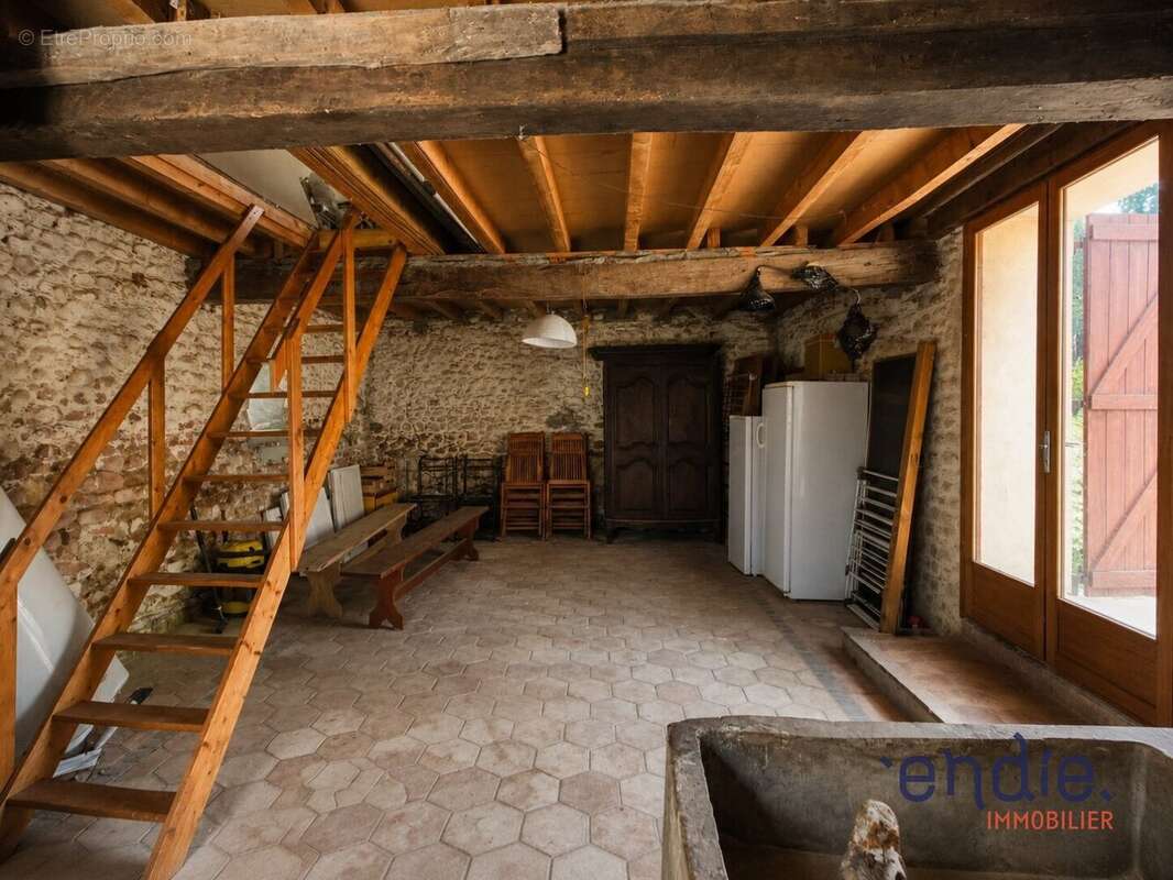 Propriété avec dépendances sur 7,5 hectares au charme authentique - photo 18