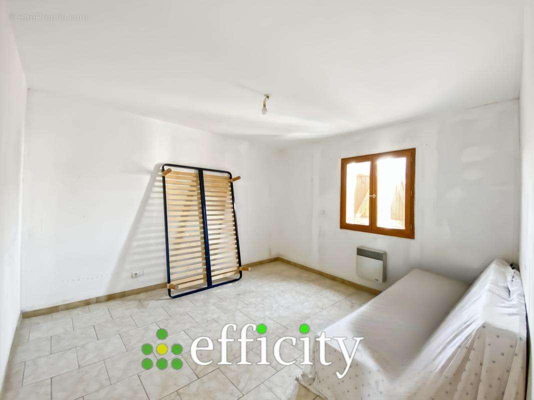 Appartement 350 m² à Ales  - photo 9