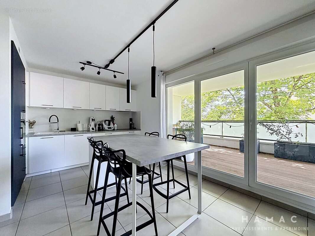 Appartement à LA MULATIERE