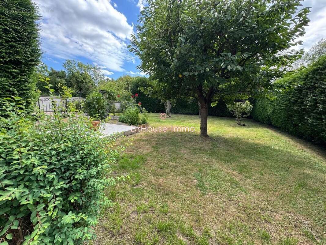 Maison à VAUX-SUR-SEINE