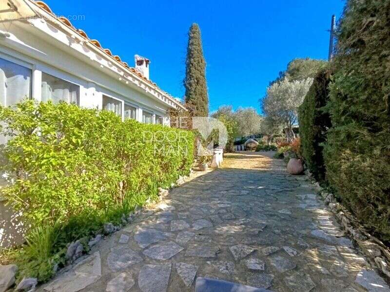 Maison à SIX-FOURS-LES-PLAGES