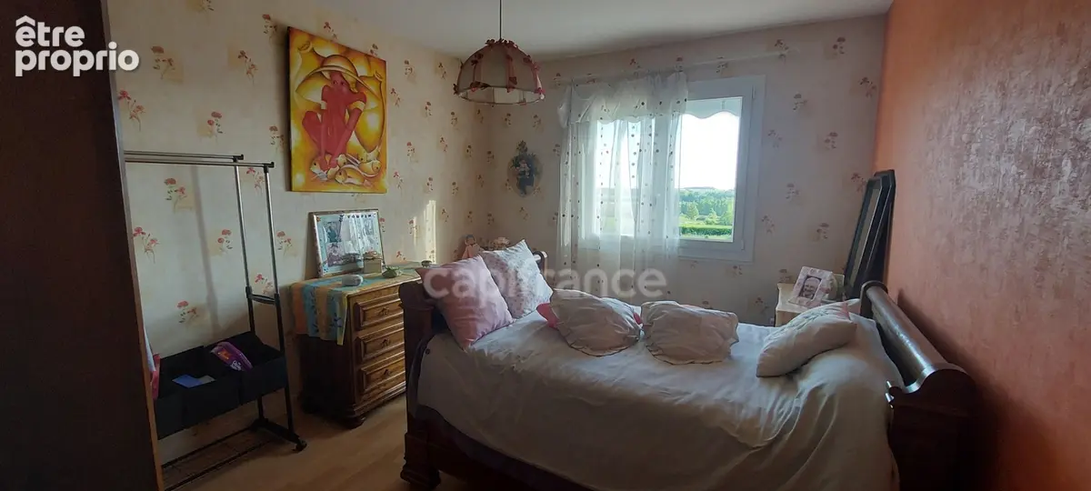 Maison à vendre 6 pièces et grande véranda à Fontenay le Comte (85) - photo 9