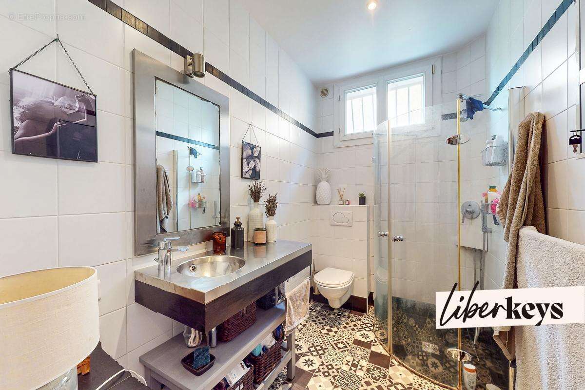 Maison 127m² avec piscine, jardin, terrasse, sous-sol et double parking à Gagny - photo 12
