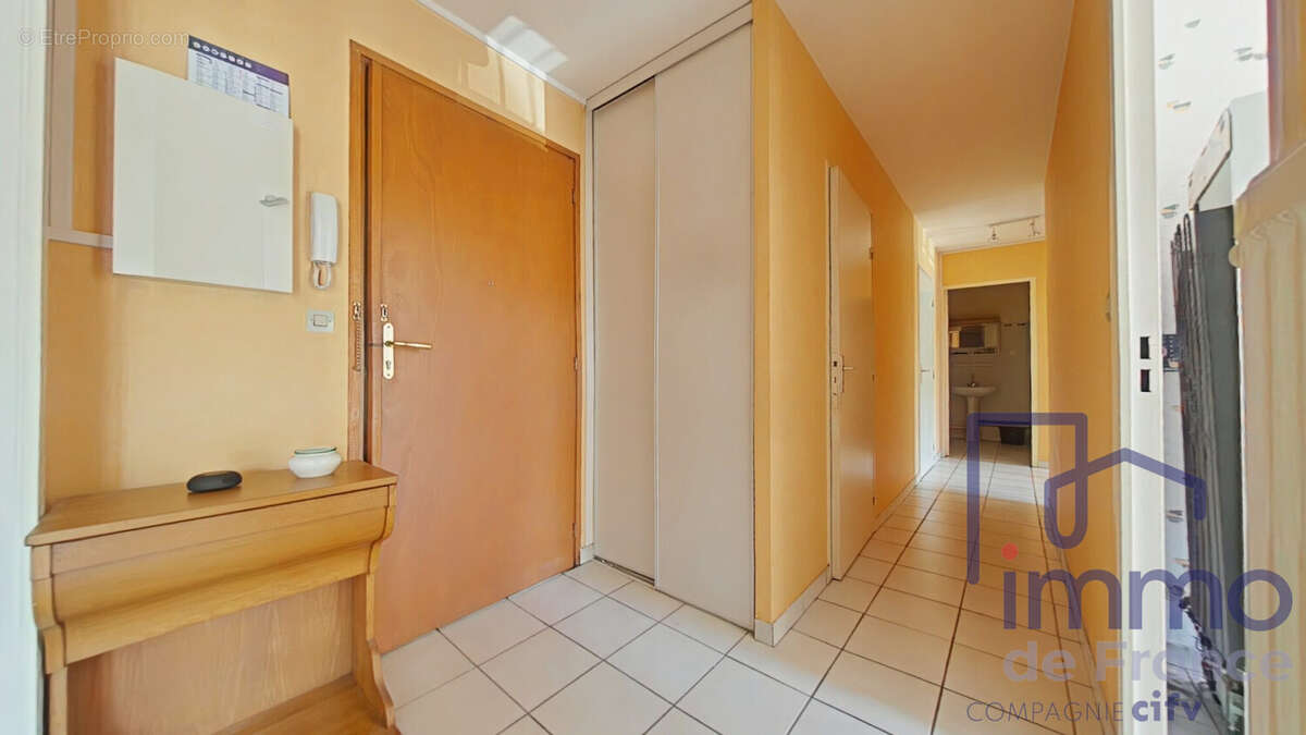 Appartement à SAINT-ETIENNE